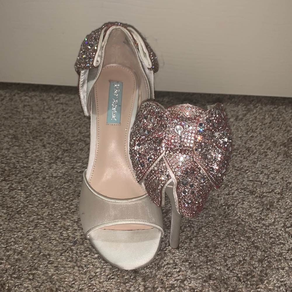 Wedding white shoes